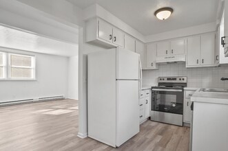 3745 Woodford Ave NW-Unit -Apt 2 in Canton, OH - Building Photo - Building Photo