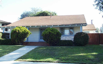 4341-4347 1/2 Hamilton St in San Diego, CA - Building Photo - Building Photo