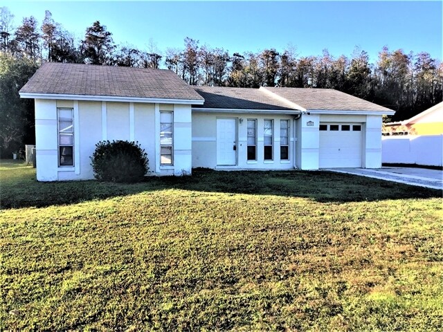 136 W Cedarwood Cir in Kissimmee, FL - Building Photo