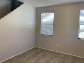 5973 Icicle Falls Ave in Las Vegas, NV - Building Photo - Building Photo