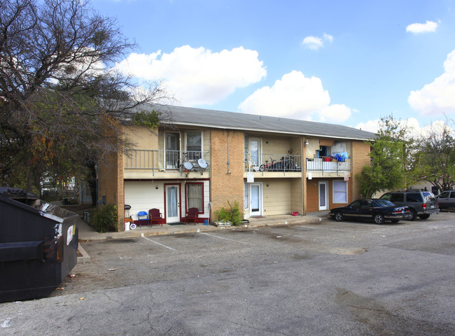 Cypress Point Apartments in Austin, TX - Building Photo - Building Photo