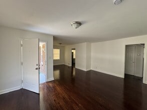 1877 Boulderview Dr SE in Atlanta, GA - Building Photo - Building Photo