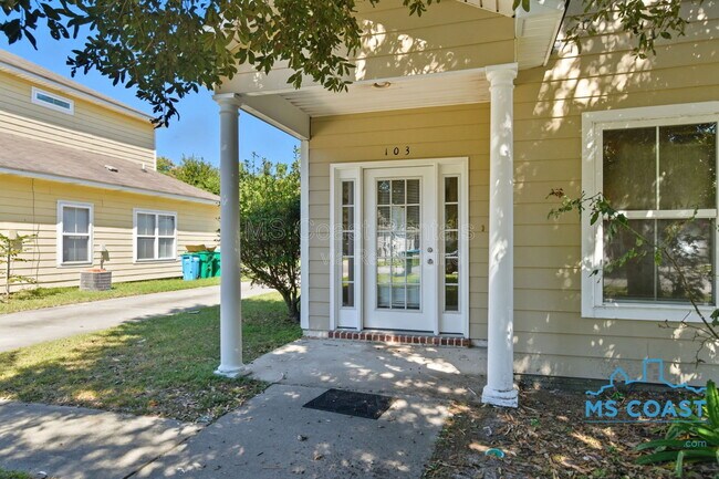 103 Earle Taylor Ln in Ocean Springs, MS - Building Photo - Building Photo