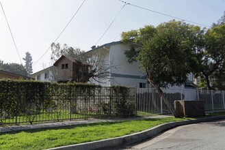 2314 E 126th St in Compton, CA - Foto de edificio - Building Photo