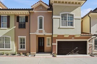 6736 Marbella in Irving, TX - Building Photo