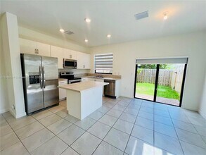 11805 SW 246 Terrace in Homestead, FL - Foto de edificio - Building Photo