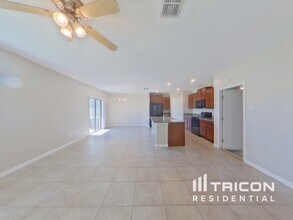 5124 Sable Chime Dr in Wimauma, FL - Building Photo - Building Photo
