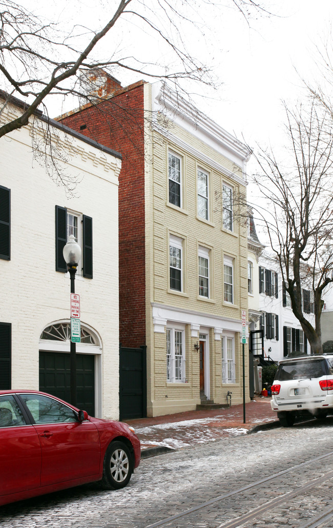 3306 P St NW in Washington, DC - Building Photo - Building Photo