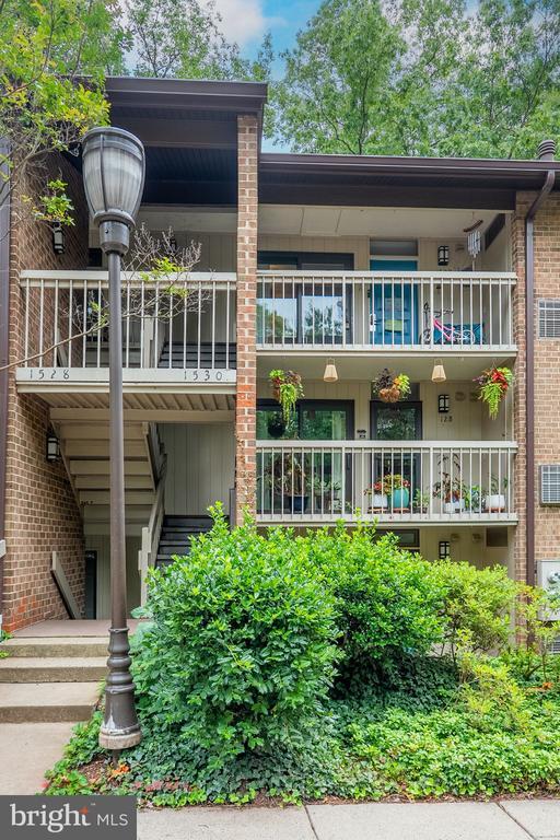 1530 Moorings Dr in Reston, VA - Foto de edificio - Building Photo