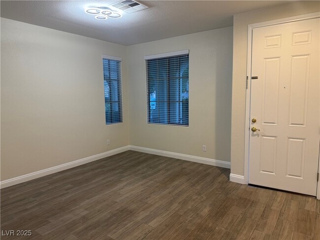 property at 11921 Luna Del Mar Ln