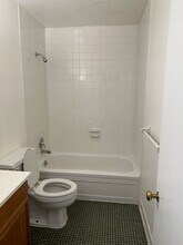 2800 Carriage Dr in Winston-Salem, NC - Building Photo - Building Photo