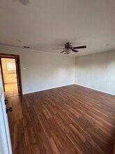 903 Corinth Rd in Jacksonville, TX - Foto de edificio - Building Photo