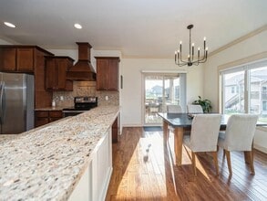 16035 Northpark Dr in Urbandale, IA - Building Photo - Building Photo