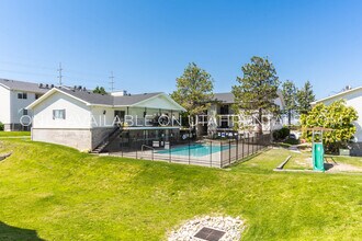 2391 E 6895 S in Salt Lake City, UT - Building Photo - Building Photo