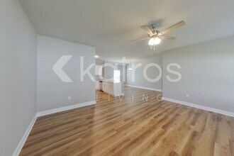 13736 Willowmore Dr in Denham Springs, LA - Foto de edificio - Building Photo