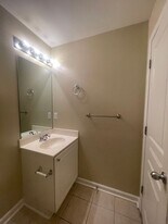 1121 Tree Top Way in Knoxville, TN - Building Photo