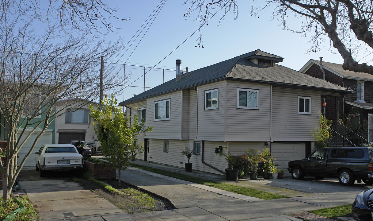 3275 Central Ave in Alameda, CA - Foto de edificio