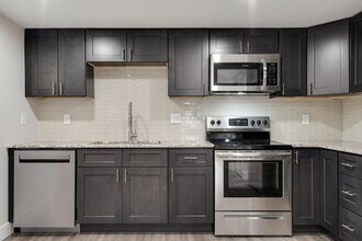 Newly remodeled basement apartment close t in Denver, CO - Foto de edificio - Building Photo