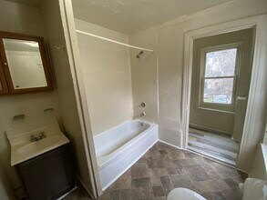 229 Franklin Way in York, PA - Building Photo - Building Photo