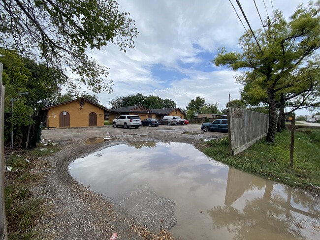 6335 Milwee St in Houston, TX - Foto de edificio - Building Photo