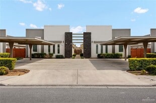 11 West Dr in Pharr, TX - Building Photo