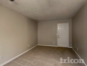 3303 Homeward Trail in Ellenwood, GA - Foto de edificio - Building Photo