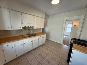 1317 W 106th St, Unit Upstairs in Cleveland, OH - Building Photo - Building Photo