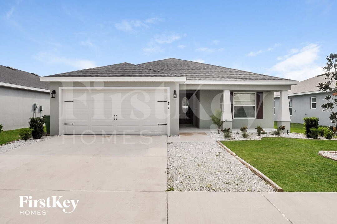 851 Orleans Dr in Eagle Lake, FL - Building Photo