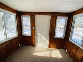 1023 Gray Ave in Greenville, OH - Building Photo