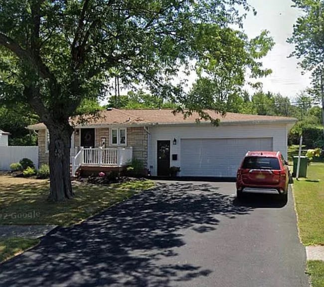 property at 5097 Morgan Pkwy
