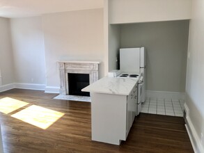 415 Beacon St, Unit 4 in Boston, MA - Building Photo - Building Photo