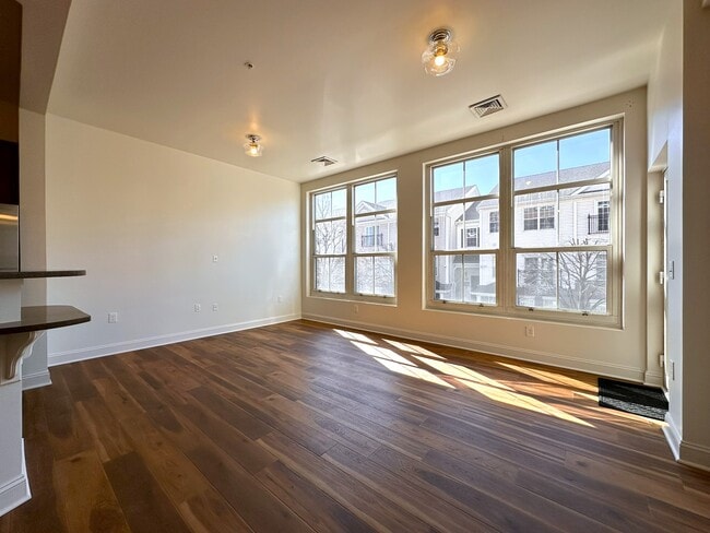 55 Mallory Ave, Unit 41 in Jersey City, NJ - Building Photo - Building Photo