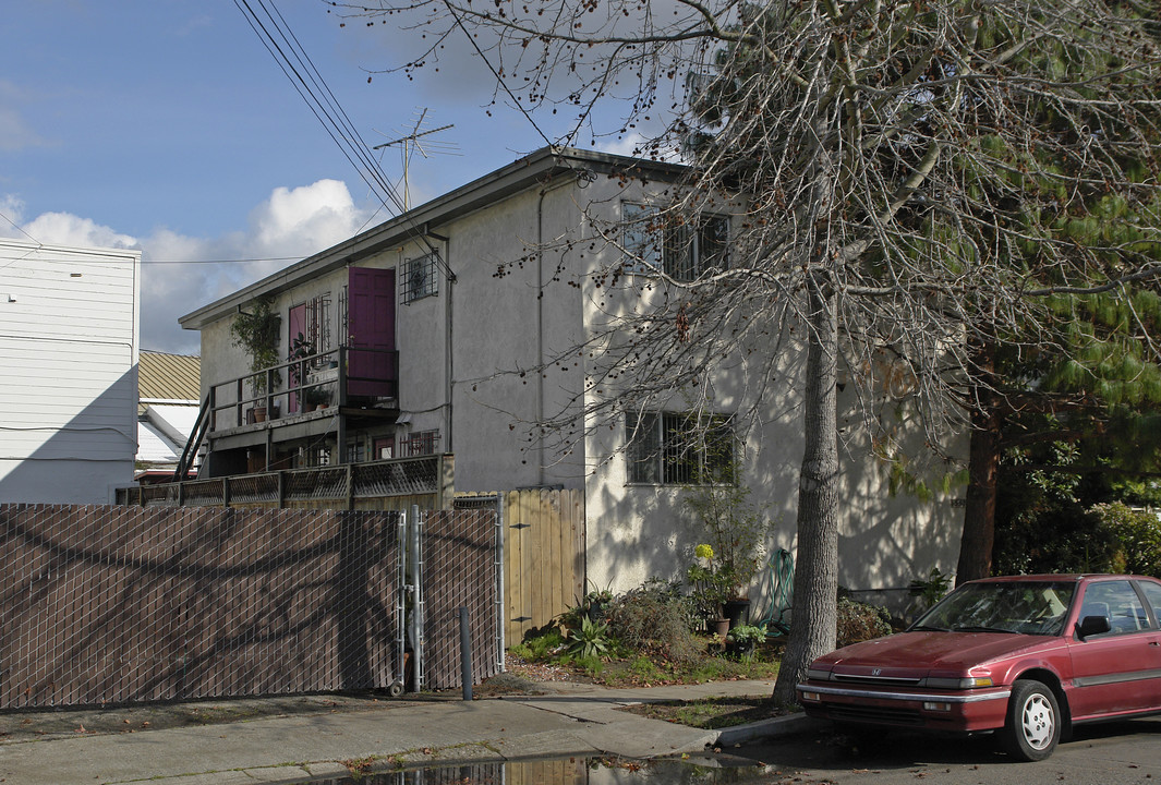 5568 Marshall St in Oakland, CA - Building Photo