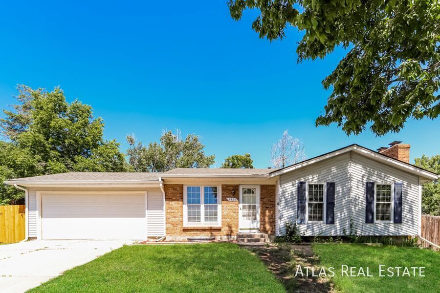 2421 S Lewiston St in Aurora, CO - Building Photo