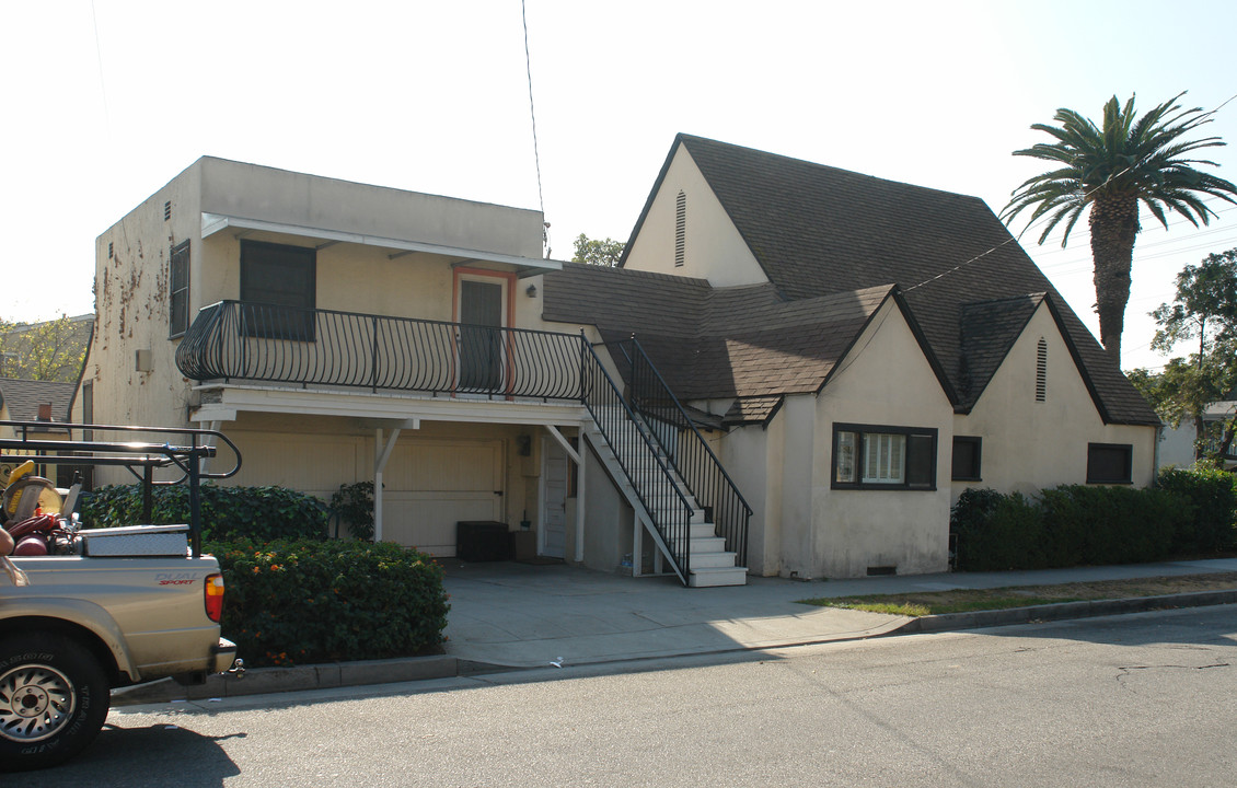 1108 Raleigh St in Glendale, CA - Building Photo