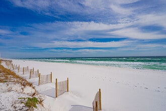 Somerset Oceanside Apartments in Fort Walton Beach, FL - Building Photo - Building Photo