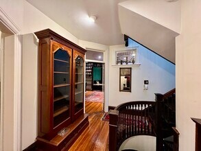 736 Washington St, Unit 1 in Brookline, MA - Foto de edificio - Building Photo