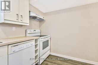 24 Fintona Ave in Toronto, ON - Building Photo - Building Photo