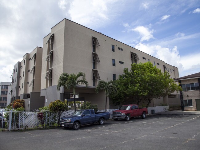 Banyan Street Manor in Honolulu, HI - Foto de edificio - Building Photo