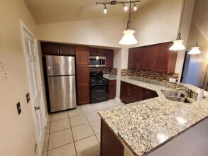 357 Bloomfield Ln in Glen Ellyn, IL - Building Photo - Building Photo