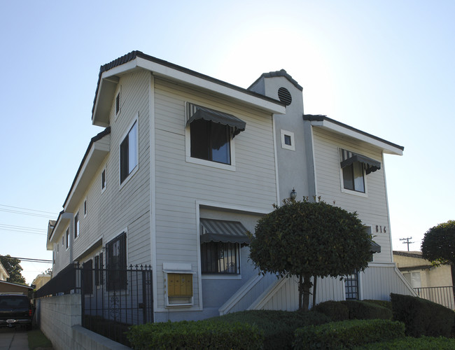 816 N Garfield Ave in Alhambra, CA - Foto de edificio - Building Photo