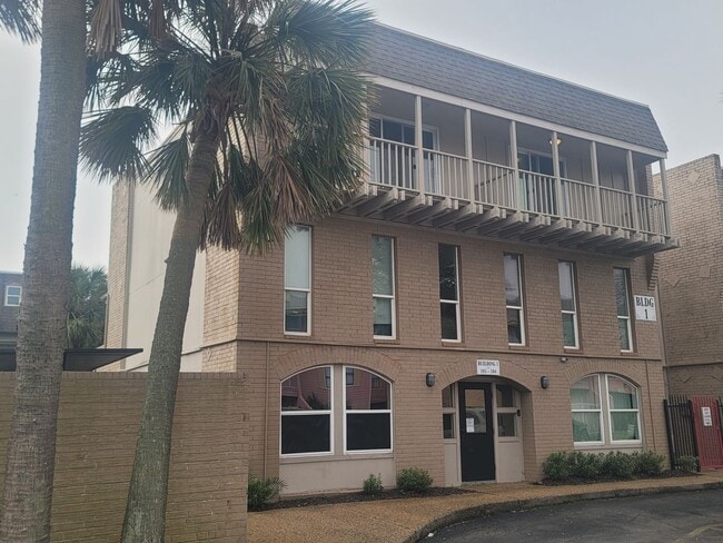 215 Postoffice St in Galveston, TX - Building Photo - Building Photo