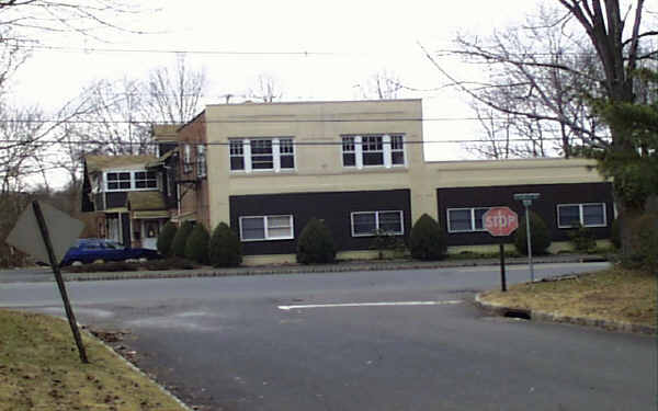 Ella Gardens in Berkeley Heights, NJ - Foto de edificio