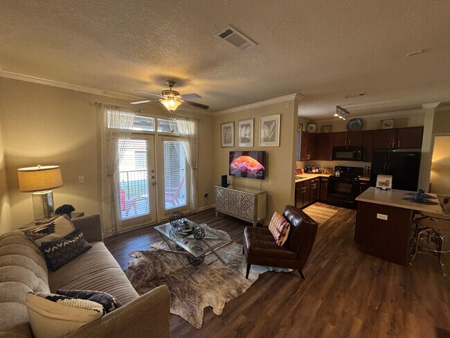 1811 Medical Pkwy in San Marcos, TX - Foto de edificio - Building Photo