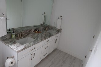 5402 Woodrow Ave in Austin, TX - Building Photo - Building Photo