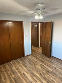 Immaculate Updated 2 Bedroom with 1 Bath in Rockford, IL - Building Photo - Building Photo