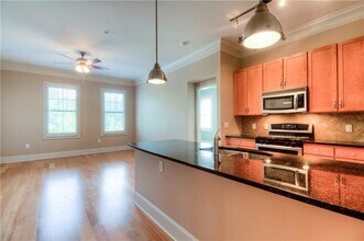 3621 Vinings Slope SE in Atlanta, GA - Building Photo - Building Photo