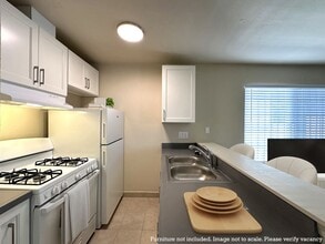 630 N Van Buren in Stockton, CA - Building Photo - Interior Photo
