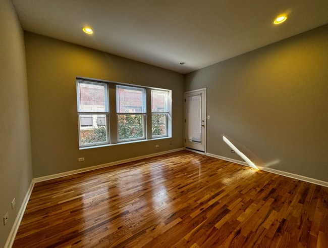 4724 N Bernard St, Unit 2W