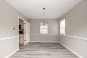 5236 Hallmark Dr in Richmond, VA - Building Photo - Building Photo